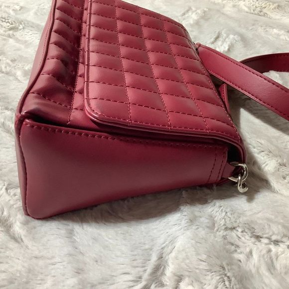 liz claiborne quilted red leather purse - Picture 11 of 12